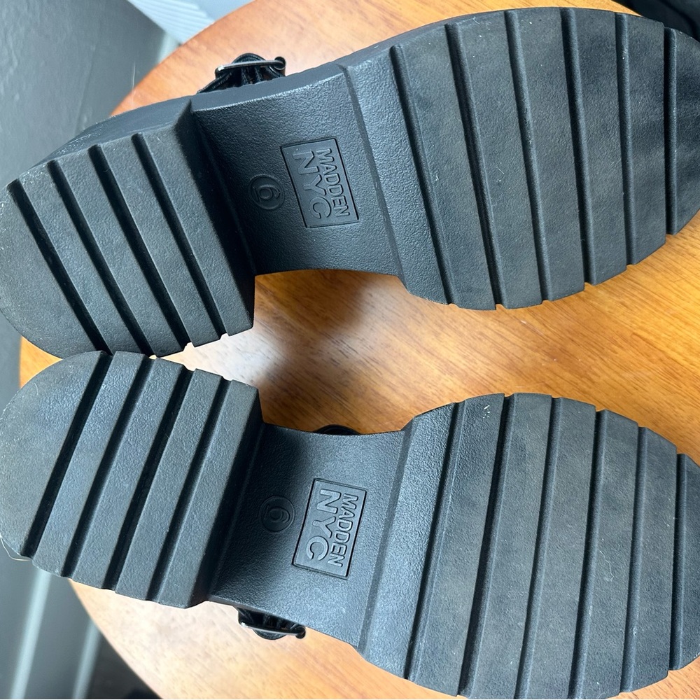 Steve Madden Mary Janes Size 6 - Picture 3 of 6